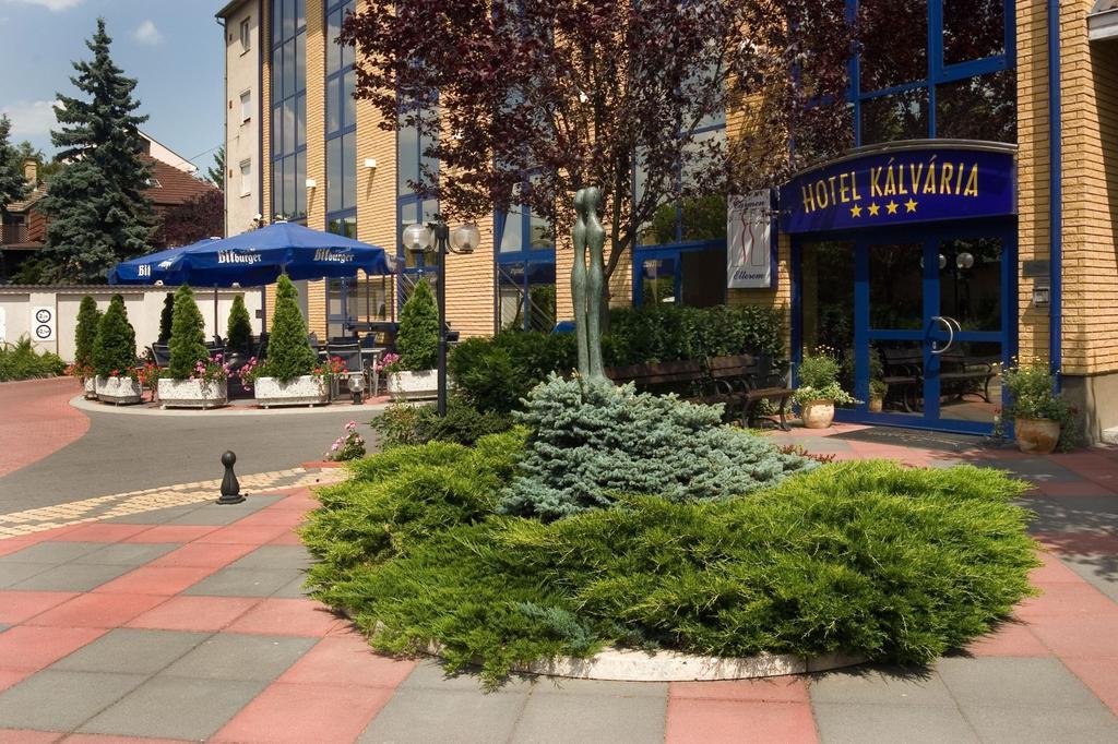 Hotel Kalvaria Superior Gyor Exterior photo