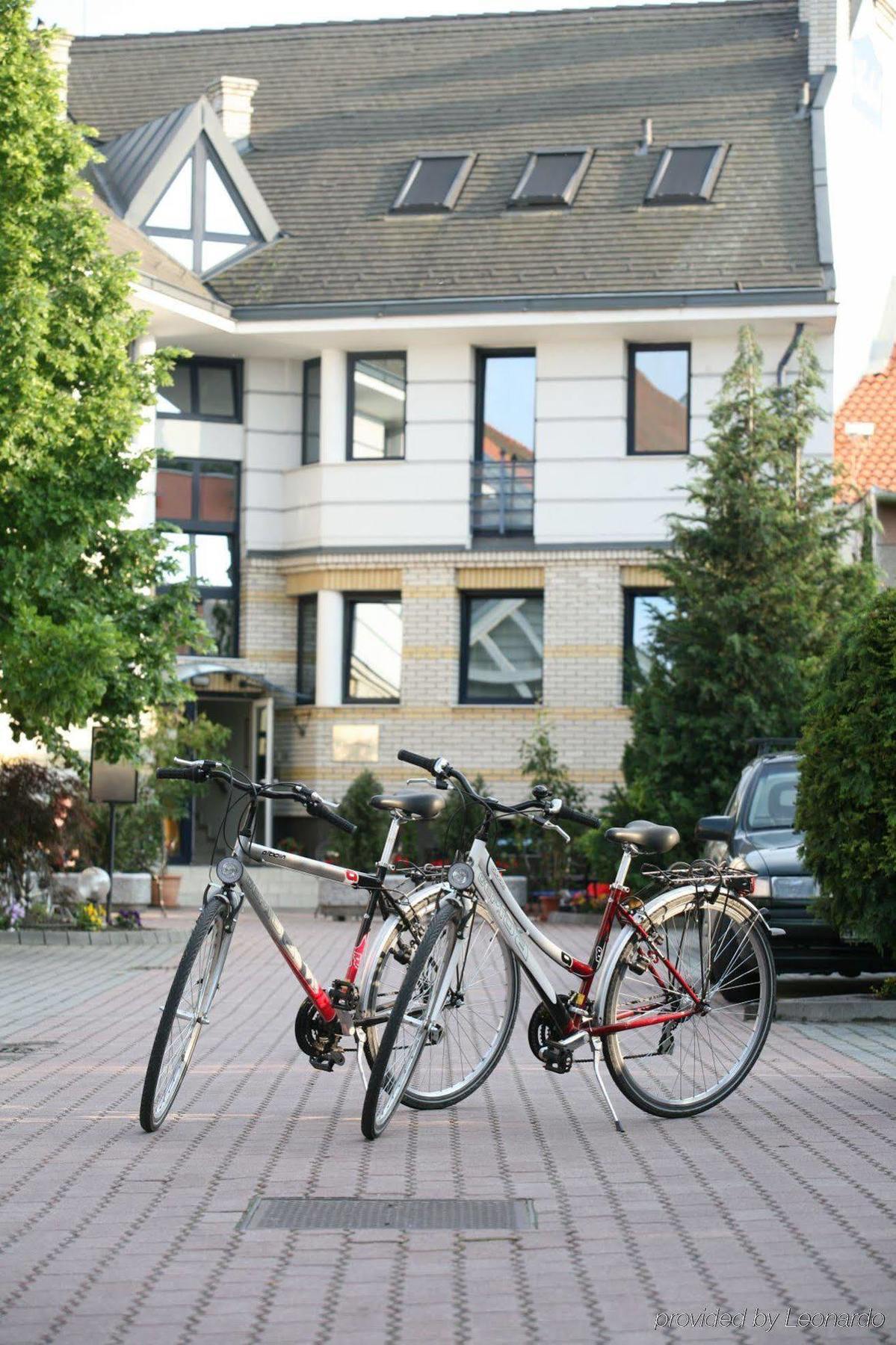 Hotel Kalvaria Superior Gyor Exterior photo