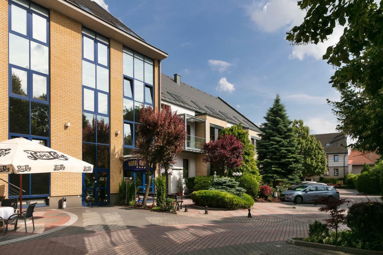 Hotel Kalvaria Superior Gyor Exterior photo
